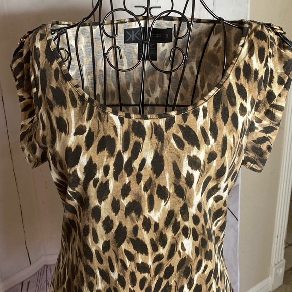 Kardashian Kollection Leopard Top - Picture 2 of 7
